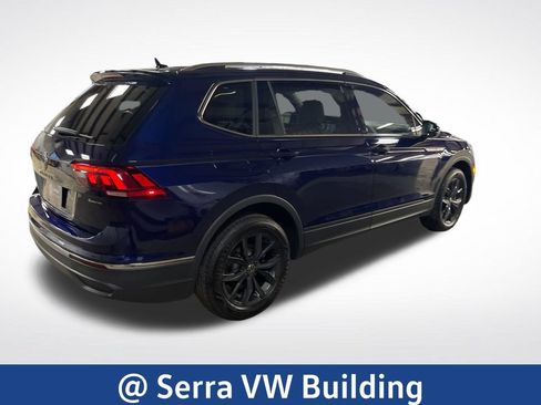 Certified 2024 Volkswagen Tiguan SE w/ Panoramic Sunroof Package AWD/4WD image 5