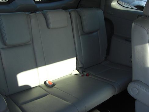 Used 2014 Toyota Highlander Limited FWD image 19
