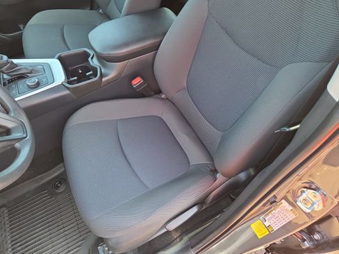 Certified 2025 Toyota RAV4 LE AWD/4WD image 13