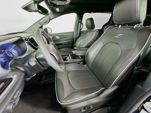 New 2026 Chrysler Pacifica Limited w/ S Appearance Package AWD/4WD image 27