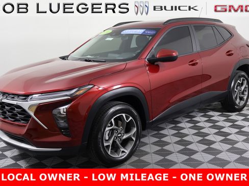 Certified 2024 Chevrolet Trax LT w/ LT Convenience Package image 4