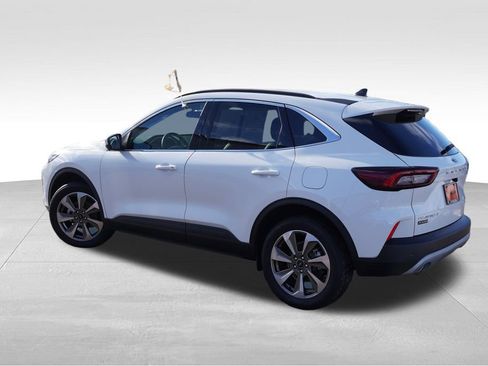 Certified 2025 Ford Escape Platinum w/ Premium Technology Package image 8