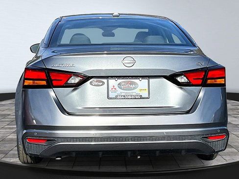 Used 2023 Nissan Altima 2.5 SV FWD image 4