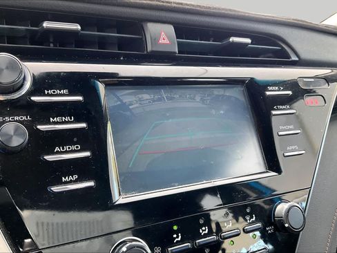 Used 2019 Toyota Camry LE FWD image 25