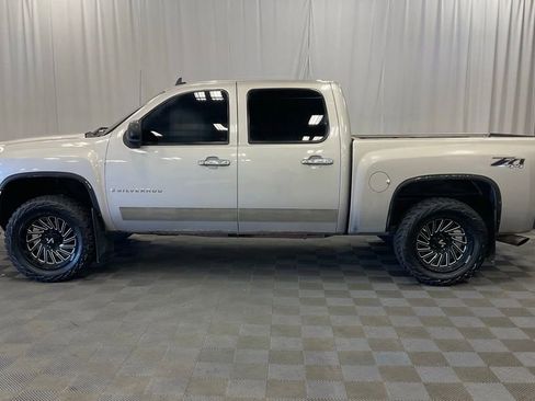 Used 2009 Chevrolet Silverado 1500 LT w/ Power Pack Plus AWD/4WD image 13