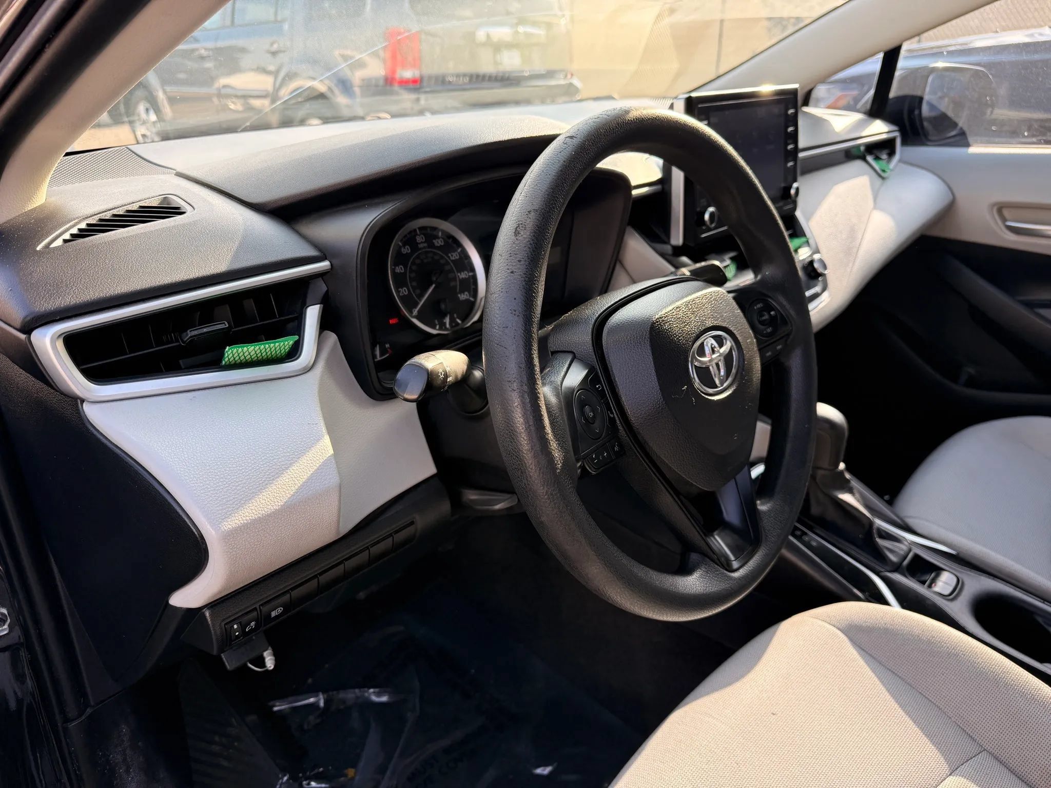 Used 2021 Toyota Corolla LE FWD image 17