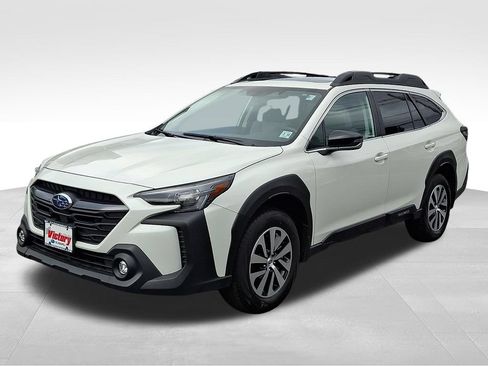 Used 2025 Subaru Outback Premium AWD/4WD image 3