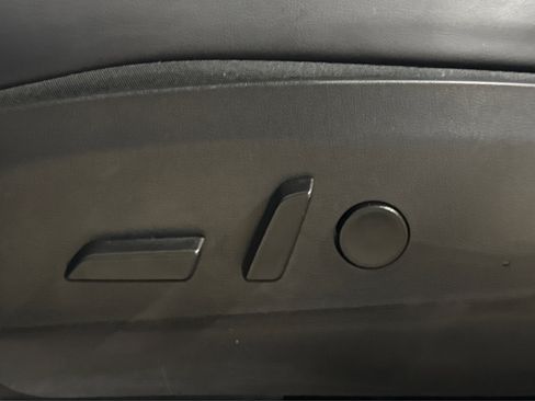 Used 2020 Tesla Model Y Long Range image 18