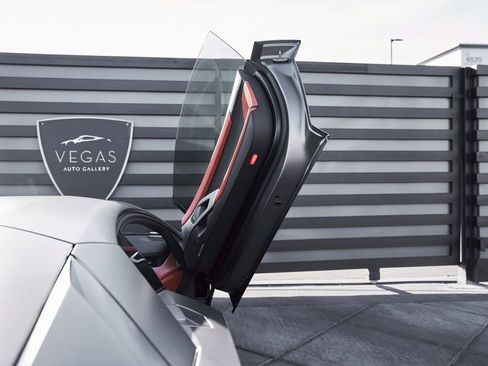 Used 2018 Lamborghini Aventador S image 35