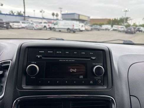 Used 2016 Dodge Grand Caravan SE w/ Quick Order Package 29E SE FWD image 11