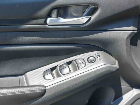 Used 2024 Nissan Altima 2.5 SV FWD image 21