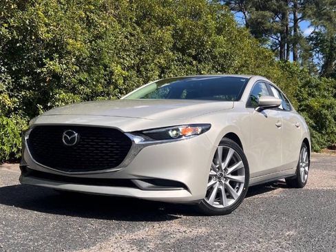 Used 2022 MAZDA MAZDA3 s image 1