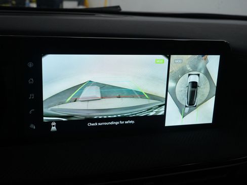 Used 2025 Nissan Kicks SR image 21