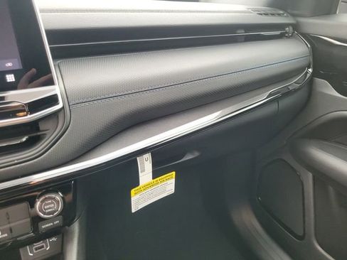 New 2026 Jeep Compass Latitude image 27