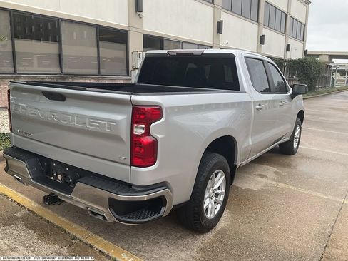 Used 2022 Chevrolet Silverado 1500 LT AWD/4WD image 5