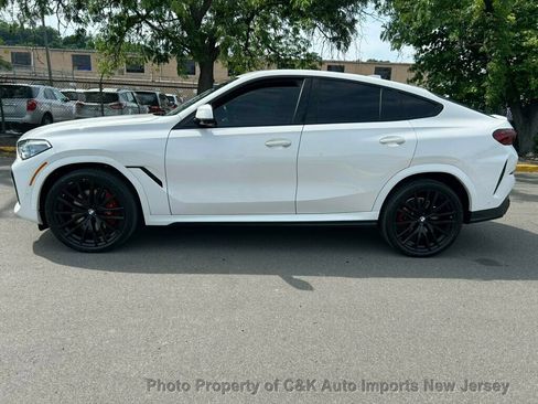 Used 2022 BMW X6 xDrive40i w/ Executive Package AWD/4WD image 16