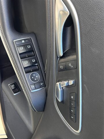 Used 2019 Mercedes-Benz CLA 250 4MATIC w/ Premium Package image 24