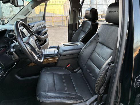 Used 2016 GMC Yukon Denali RWD image 48