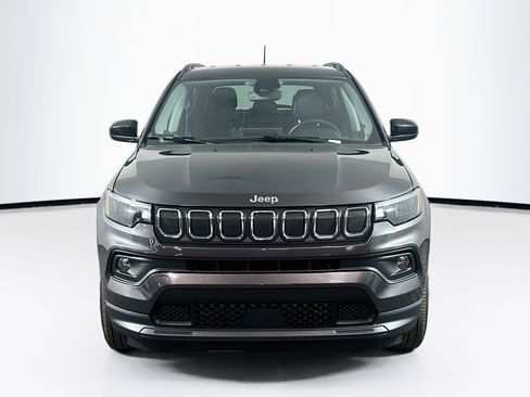 Used 2022 Jeep Compass Latitude AWD/4WD image 2
