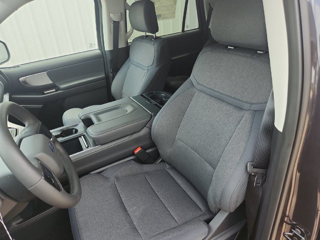 New 2026 Ford Expedition Active AWD/4WD image 15
