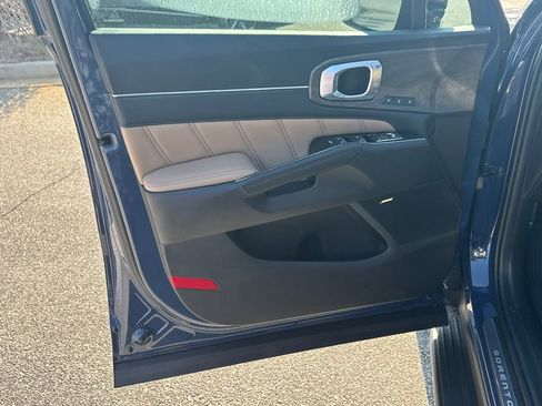 Certified 2025 Kia Sorento SX Prestige w/ Olive Brown Leather Package AWD/4WD image 10
