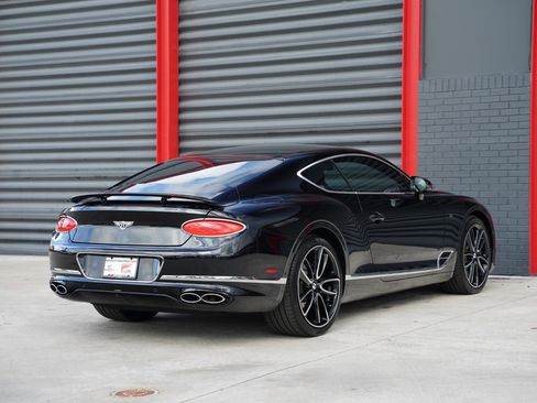 Used 2021 Bentley Continental GT image 4