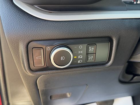 Used 2023 Ford Explorer XLT w/ Equipment Group 202A AWD/4WD image 32