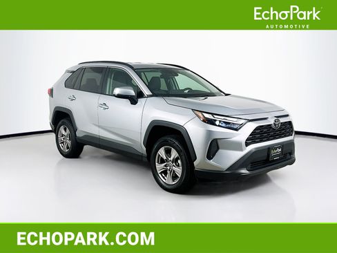 Used 2025 Toyota RAV4 XLE FWD image 1