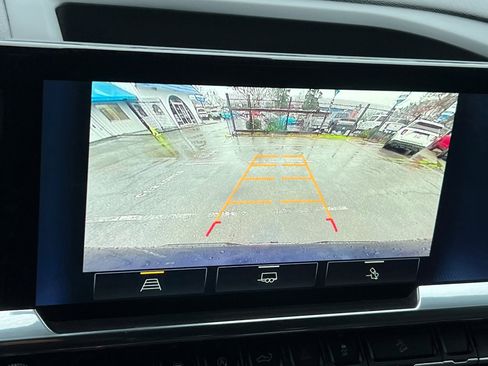 Used 2022 Chevrolet Silverado 1500 LT image 19