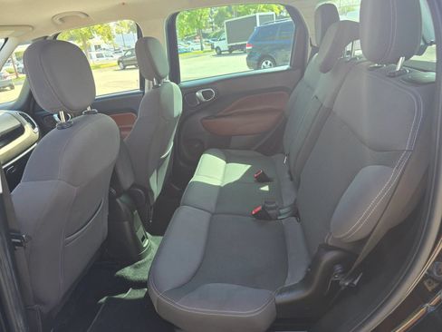 Used 2014 FIAT 500L Trekking w/ Popular Equipment Group FWD image 12