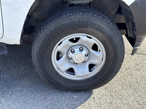 Used 2023 Toyota Tacoma SR image 9