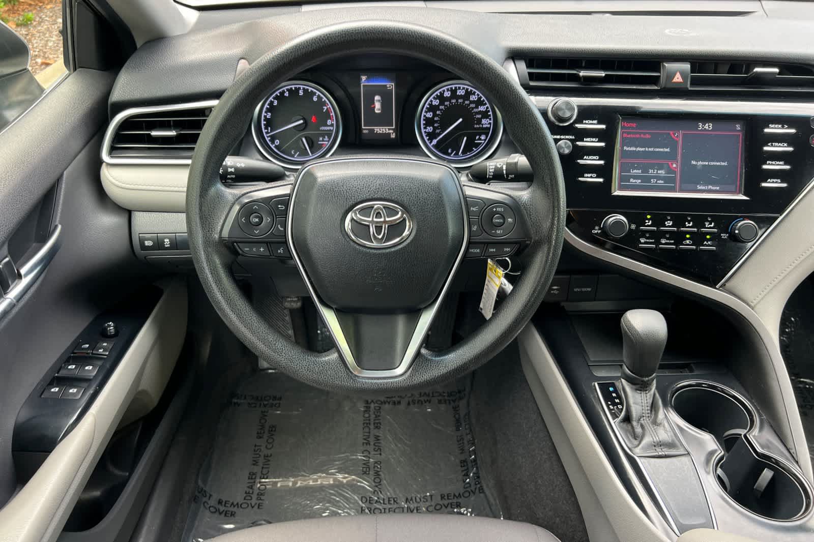 Used 2018 Toyota Camry LE FWD image 14
