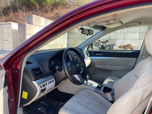 Used 2011 Subaru Outback 2.5i Premium w/ All-Weather Pkg image 5