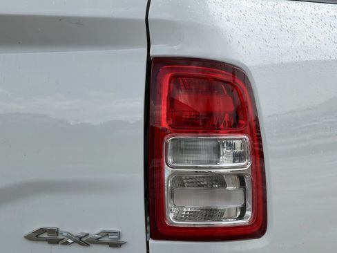 Used 2021 RAM 2500 Tradesman w/ Chrome Appearance Group AWD/4WD image 13