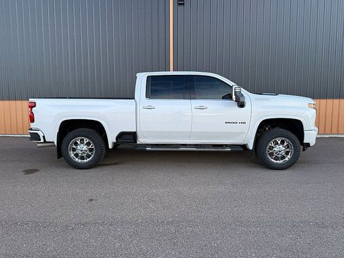 Used 2020 Chevrolet Silverado 3500 High Country w/ Z71 Off-Road Package image 4