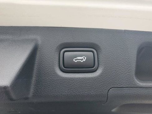 Certified 2022 Hyundai Santa Fe SEL w/ Convenience Package image 12