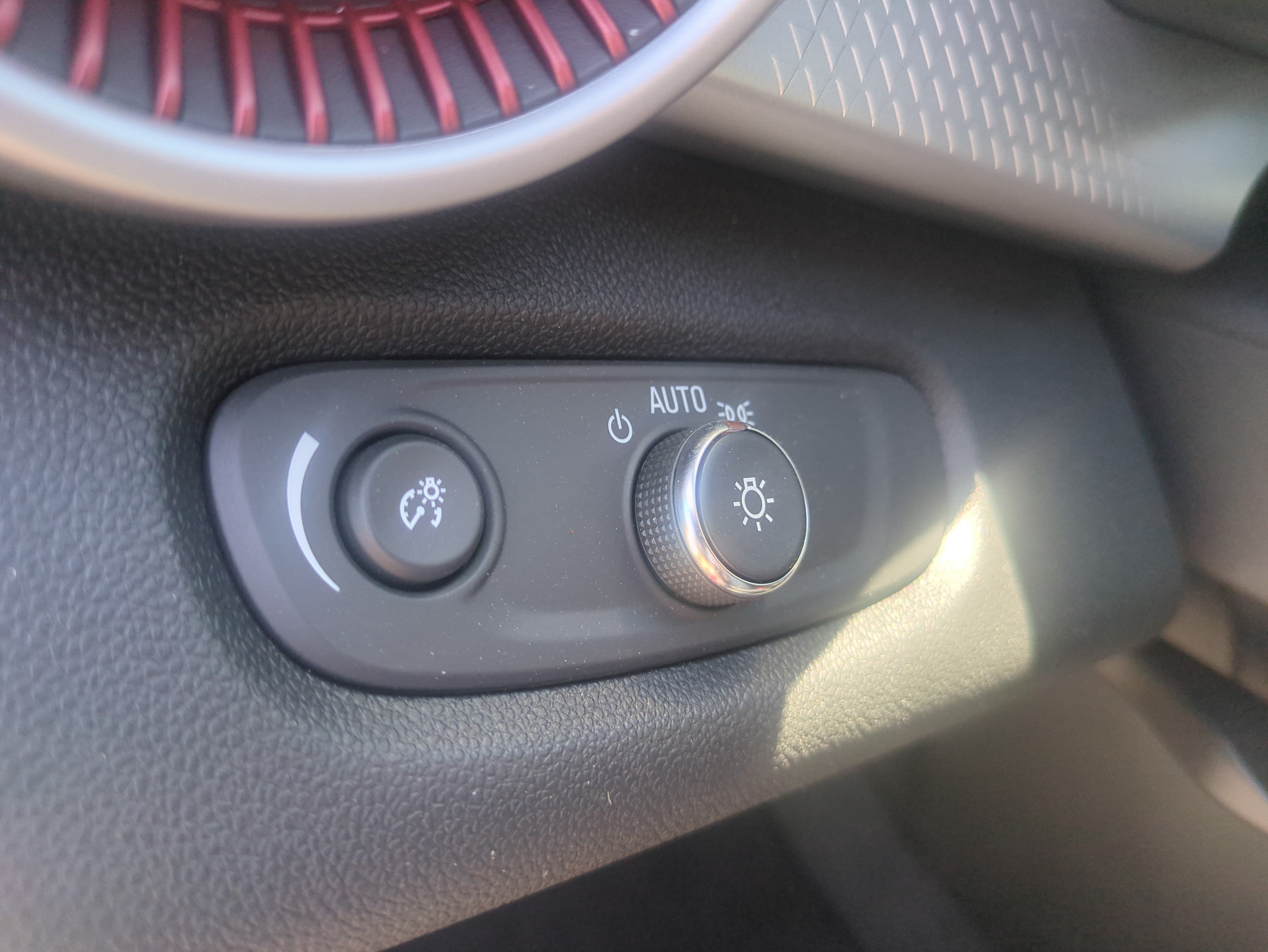 Used 2026 Chevrolet Trax RS FWD image 9