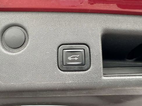 Used 2018 Chevrolet Equinox LT w/ Sun & Infotainment Package image 21