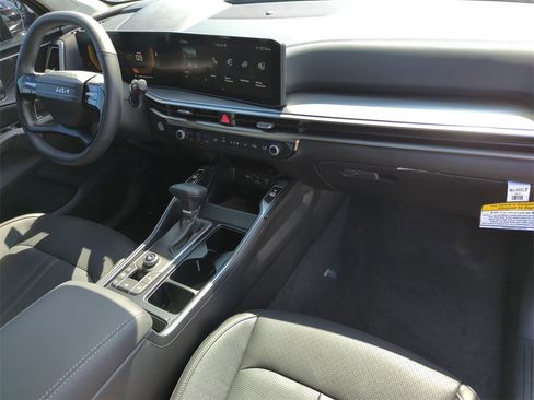 New 2026 Kia Sorento S image 13