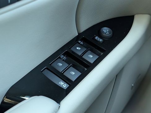 Used 2016 Cadillac XTS Premium image 26