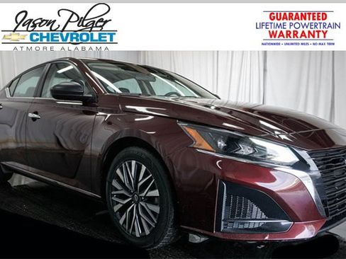 Used 2024 Nissan Altima 2.5 SV image 1