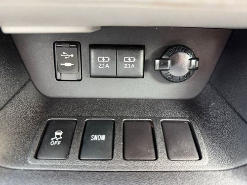 Used 2017 Toyota Highlander XLE FWD image 31