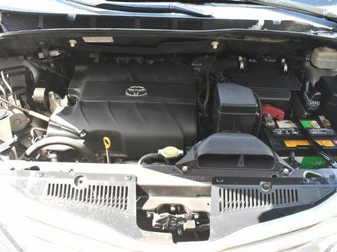 Used 2014 Toyota Sienna Limited w/ Limited Premium Package image 33