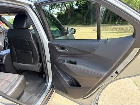 Used 2024 Chevrolet Equinox RS FWD image 30