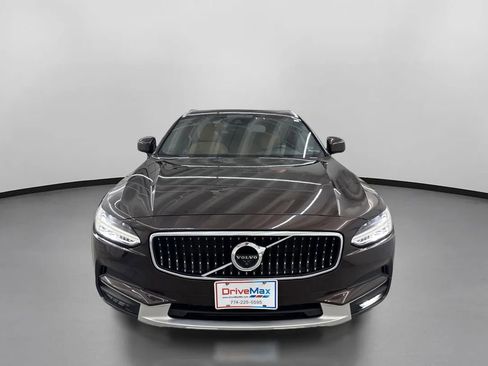 Used 2018 Volvo V90 T5 Cross Country w/ Convenience Package AWD/4WD image 2