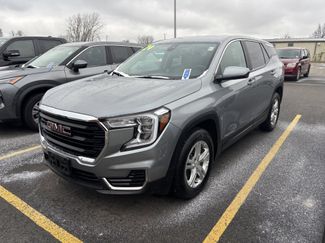 Used 2024 GMC Terrain SLE video 1