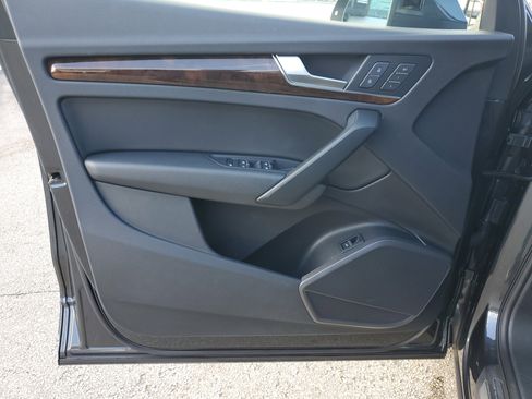 Used 2018 Audi Q5 Premium Plus w/ Premium Plus Package image 30