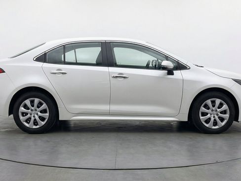 Used 2025 Toyota Corolla LE FWD image 11