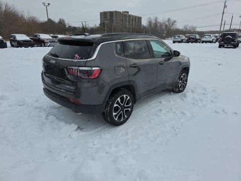 Used 2022 Jeep Compass Limited image 7