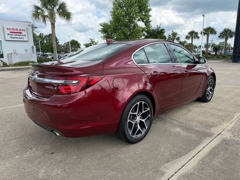Used 2017 Buick Regal Sport Touring FWD image 5